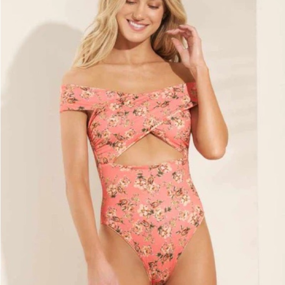MAAJI REVERSIBLE MULTI-WAY CHEEKY CUT CONVERTIBLE ONE PIECE - Picture 6 of 10